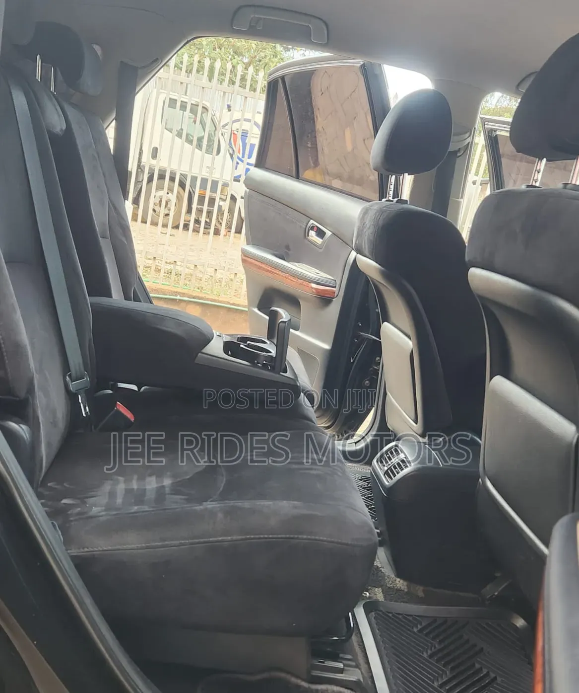 Toyota Harrier 2012