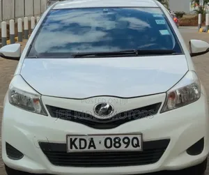 Toyota Vitz 2014 Ivory