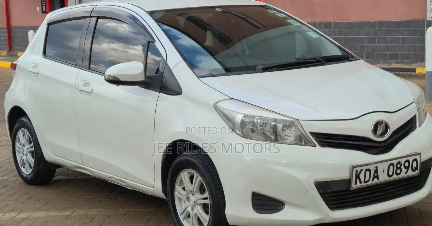 Toyota Vitz 2014 Ivory