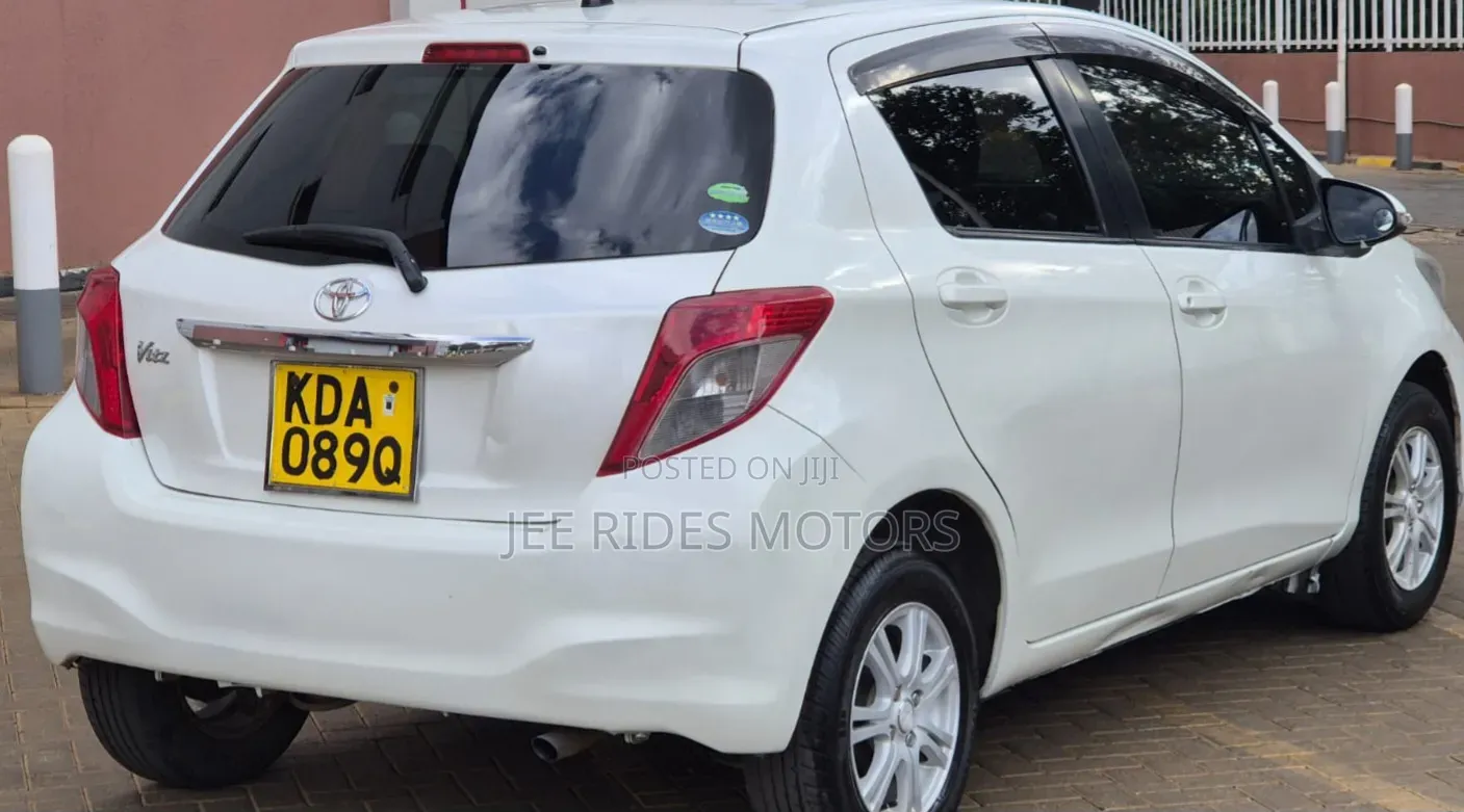 Toyota Vitz 2014 Ivory