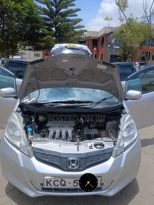 Honda Fit Automatic 2010 Silver
