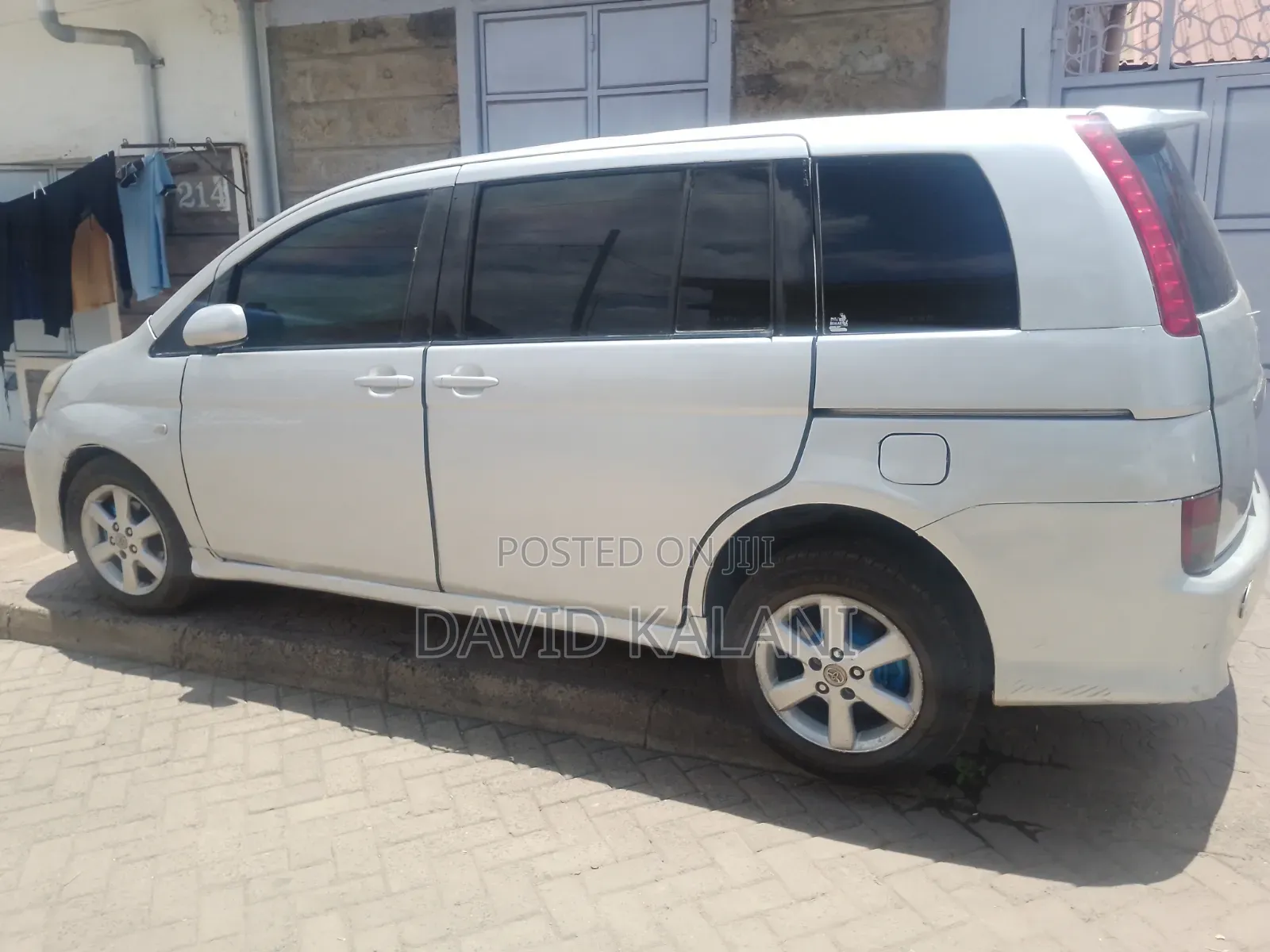 Toyota ISIS 2006 Silver