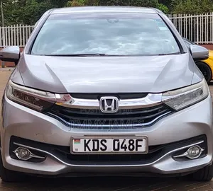 Honda Shuttle 1.5 Hybrid 2WD 2017 Silver