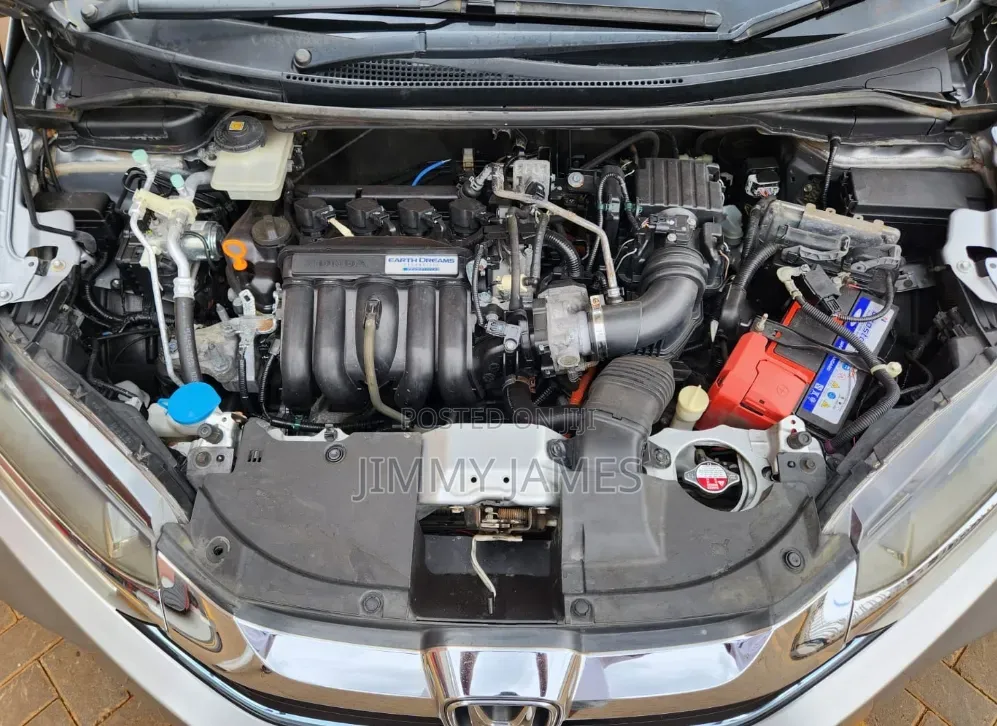 Honda Shuttle 1.5 Hybrid 2WD 2017 Silver