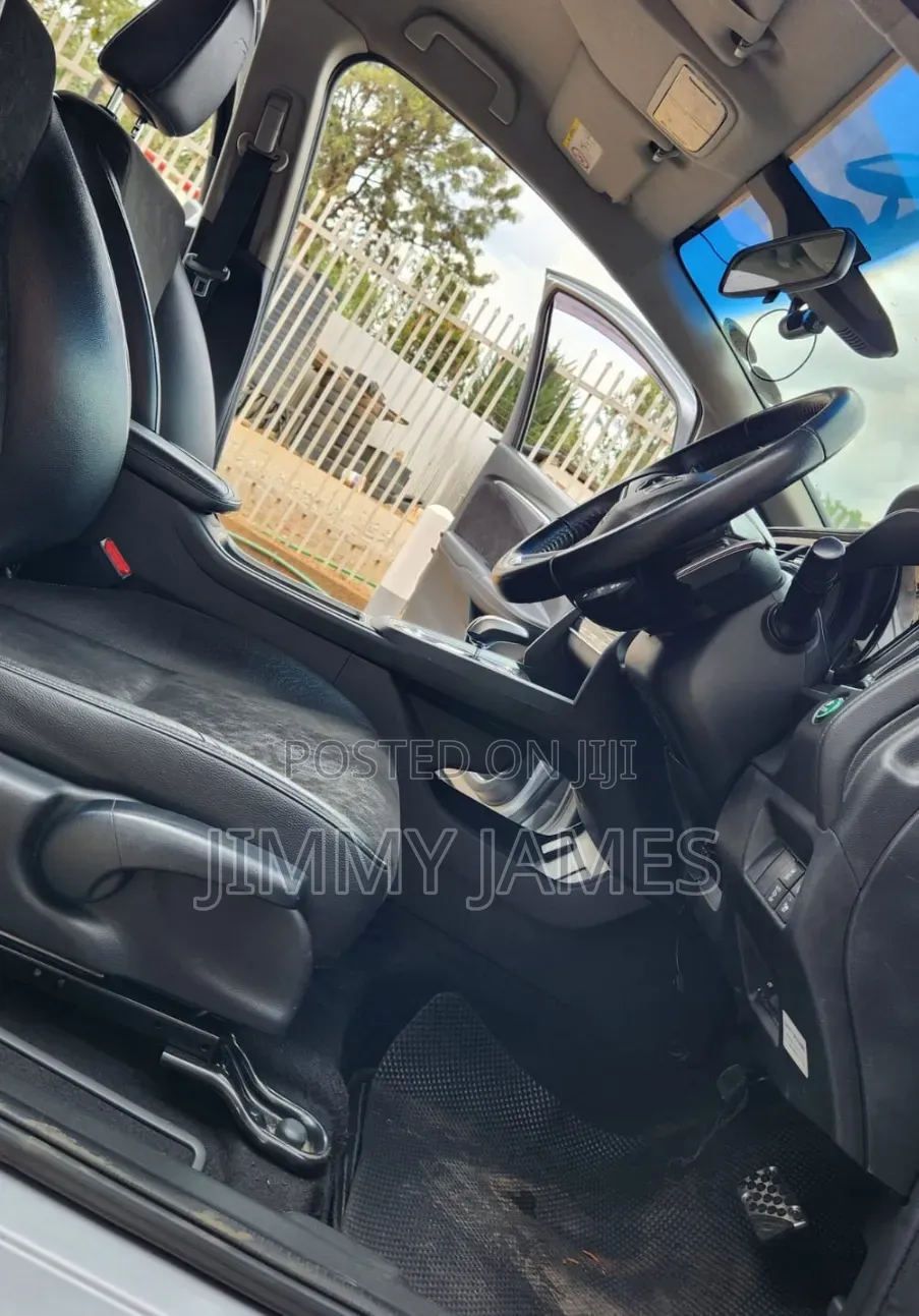 Honda Shuttle 1.5 Hybrid 2WD 2017 Silver