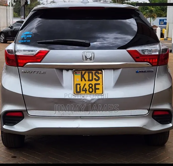 Honda Shuttle 1.5 Hybrid 2WD 2017 Silver