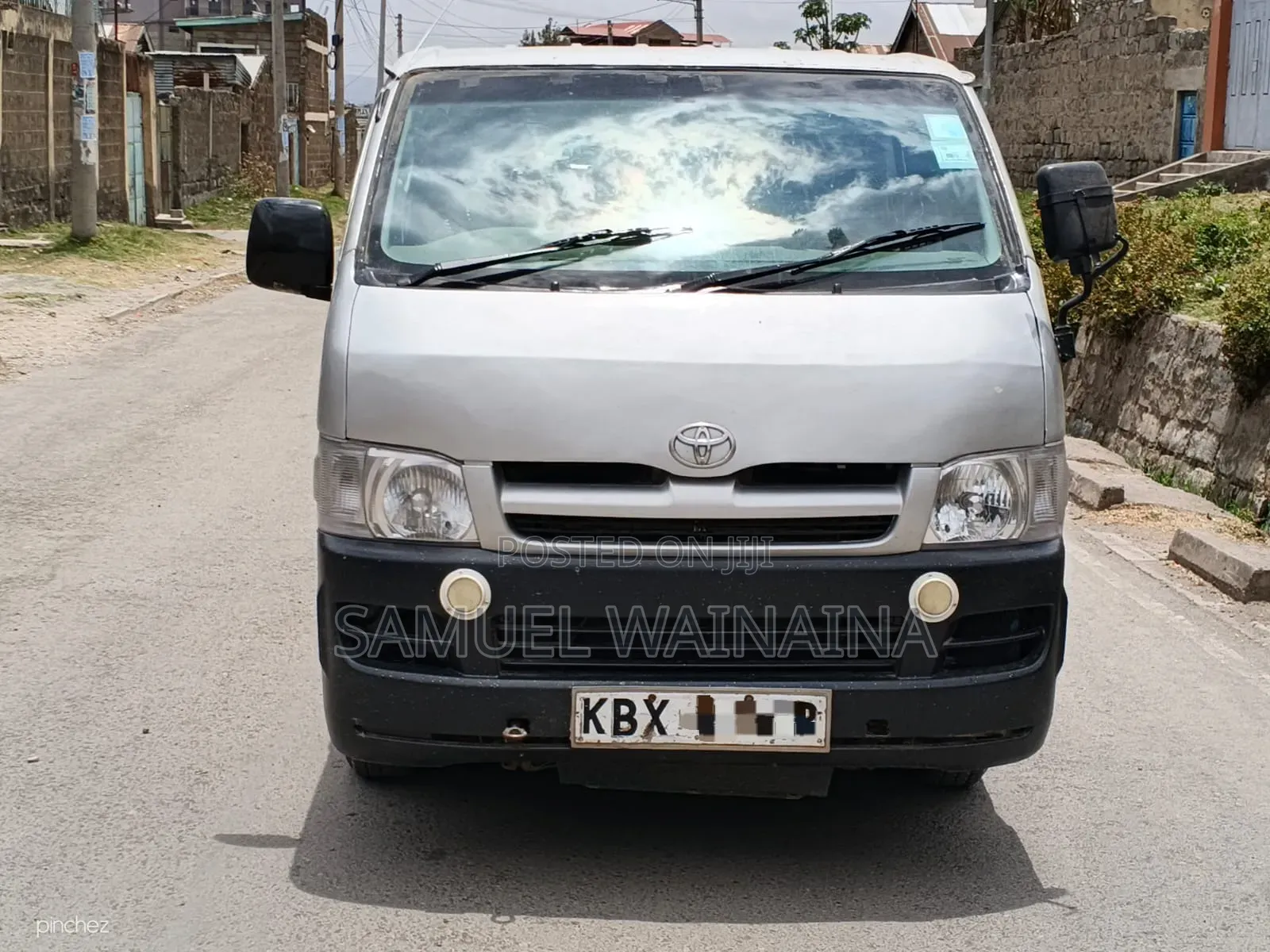 Toyota HiAce 2010 Silver