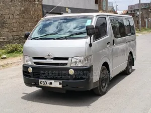 Toyota HiAce 2010 Silver