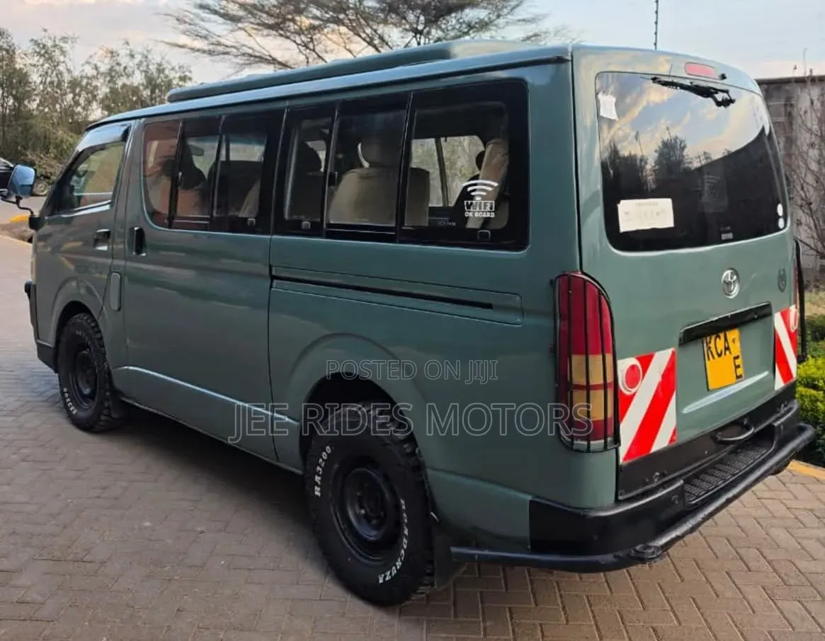 Toyota HiAce 2007 Blue