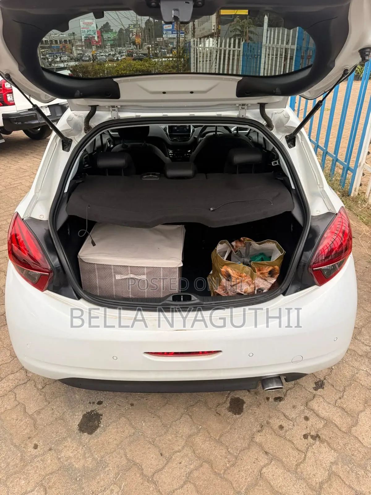 Peugeot 208 2017 White