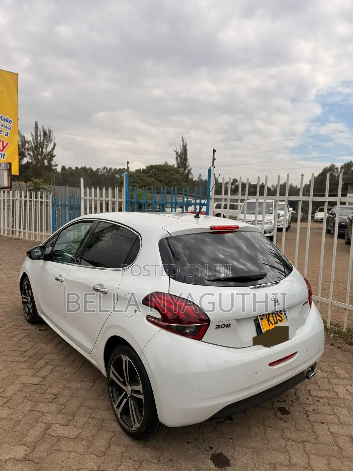 Peugeot 208 2017 White