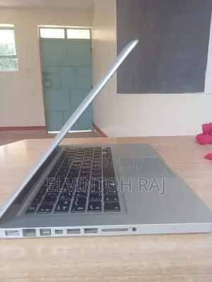 Laptop Apple MacBook Pro 2015 8GB Apple M1 Max SSD 1T