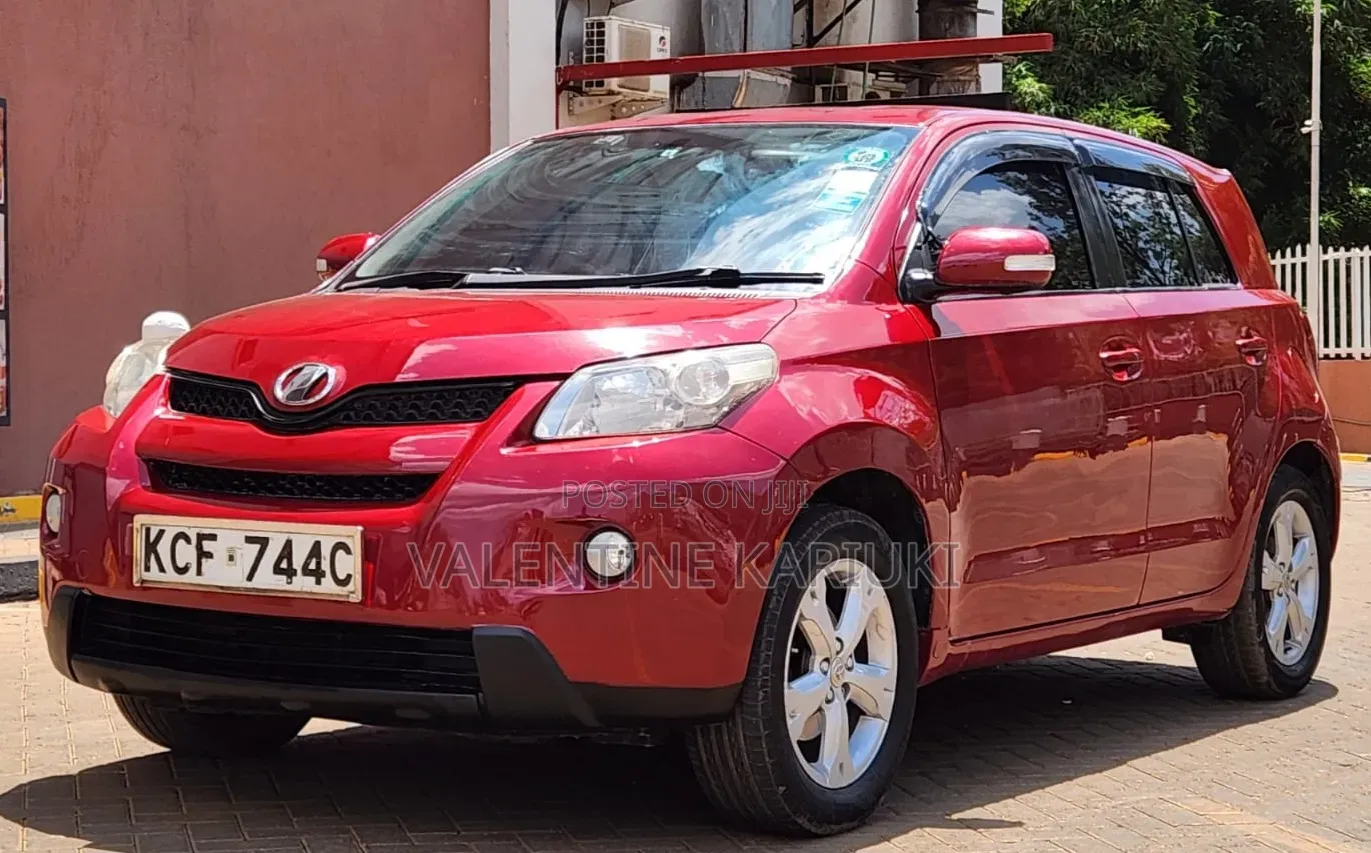 Toyota IST 2008 Red