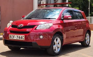 Toyota IST 2008 Red