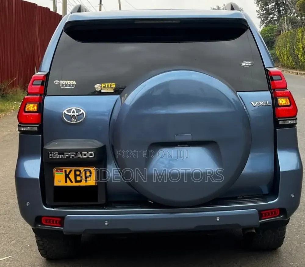 Toyota Land Cruiser Prado 2010 Blue