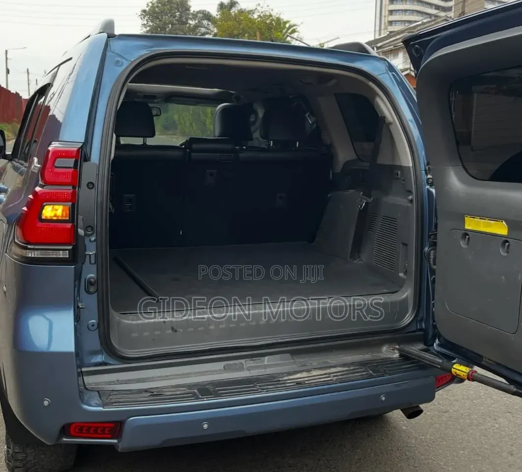Toyota Land Cruiser Prado 2010 Blue