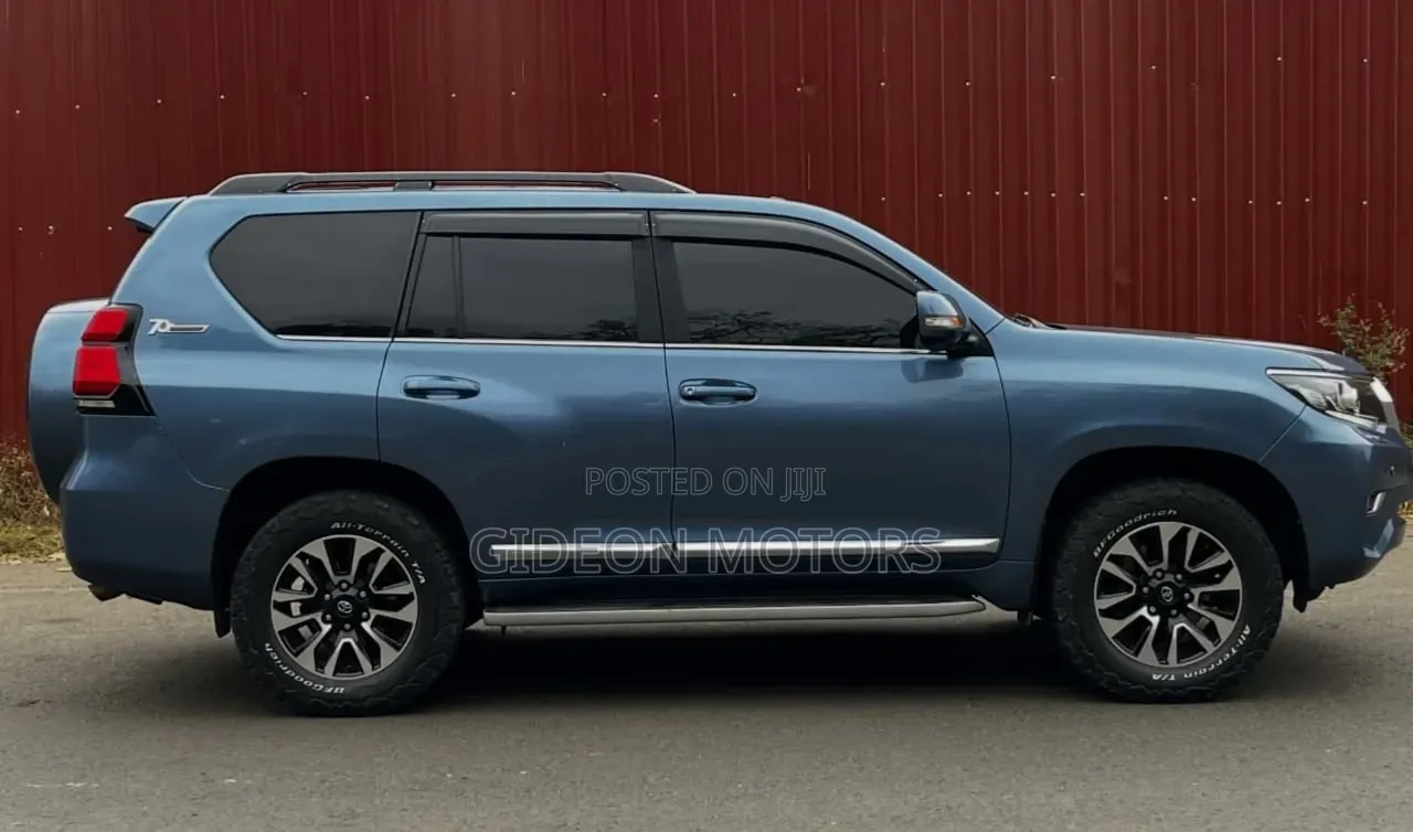 Toyota Land Cruiser Prado 2010 Blue