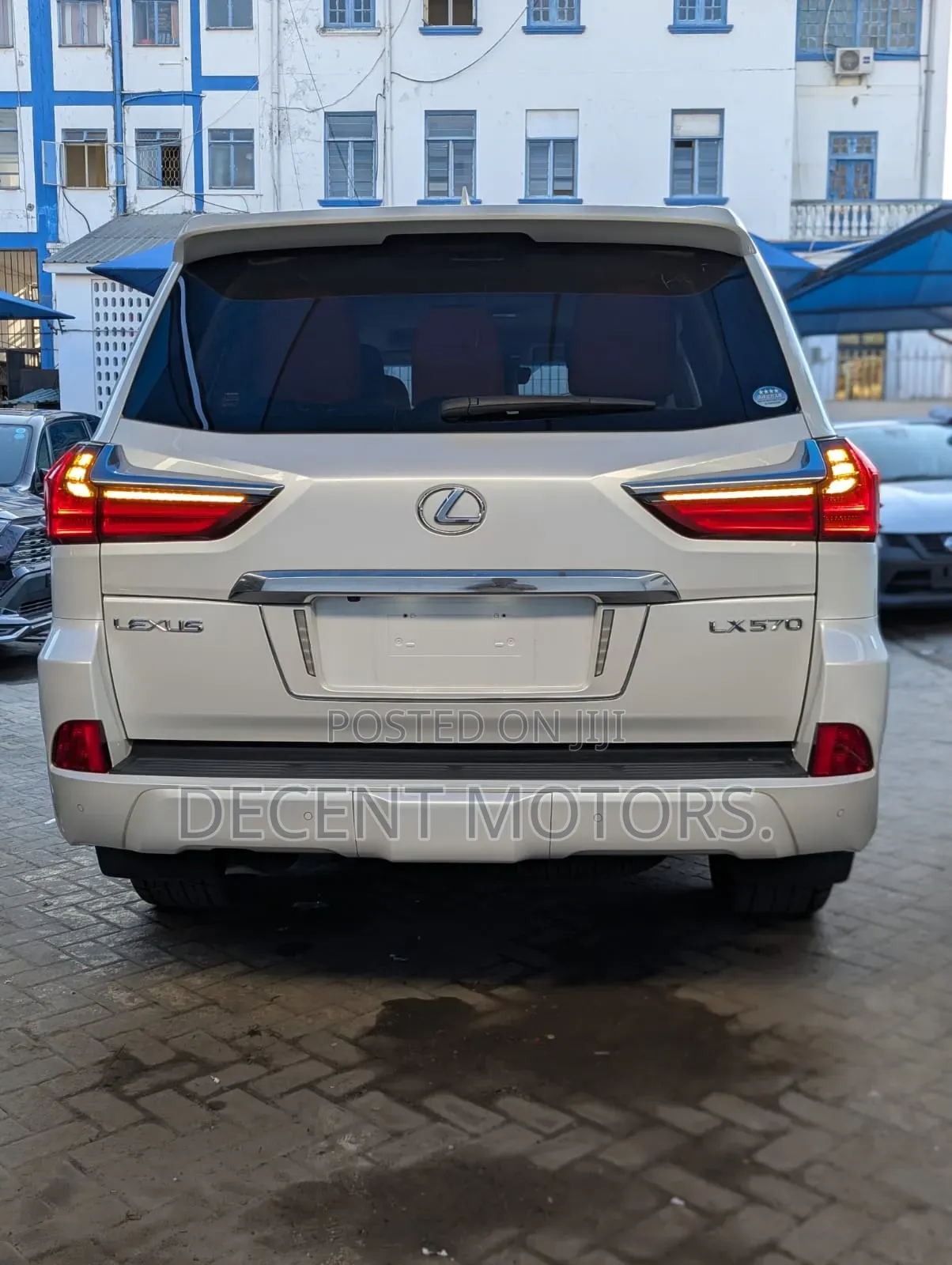 Lexus LX 570 AWD 2020 White