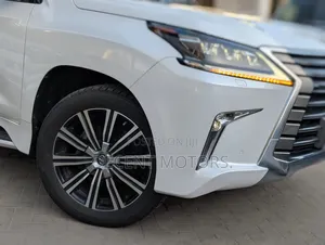 Lexus LX 570 AWD 2020 White