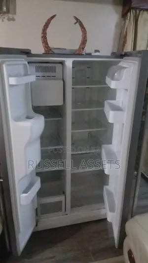Samsung 617L Side by Side Fridge - Water and Ice Dispenser.