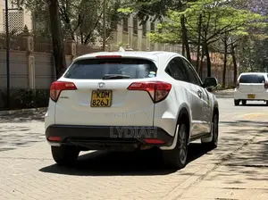 Honda Vezel 2016 White