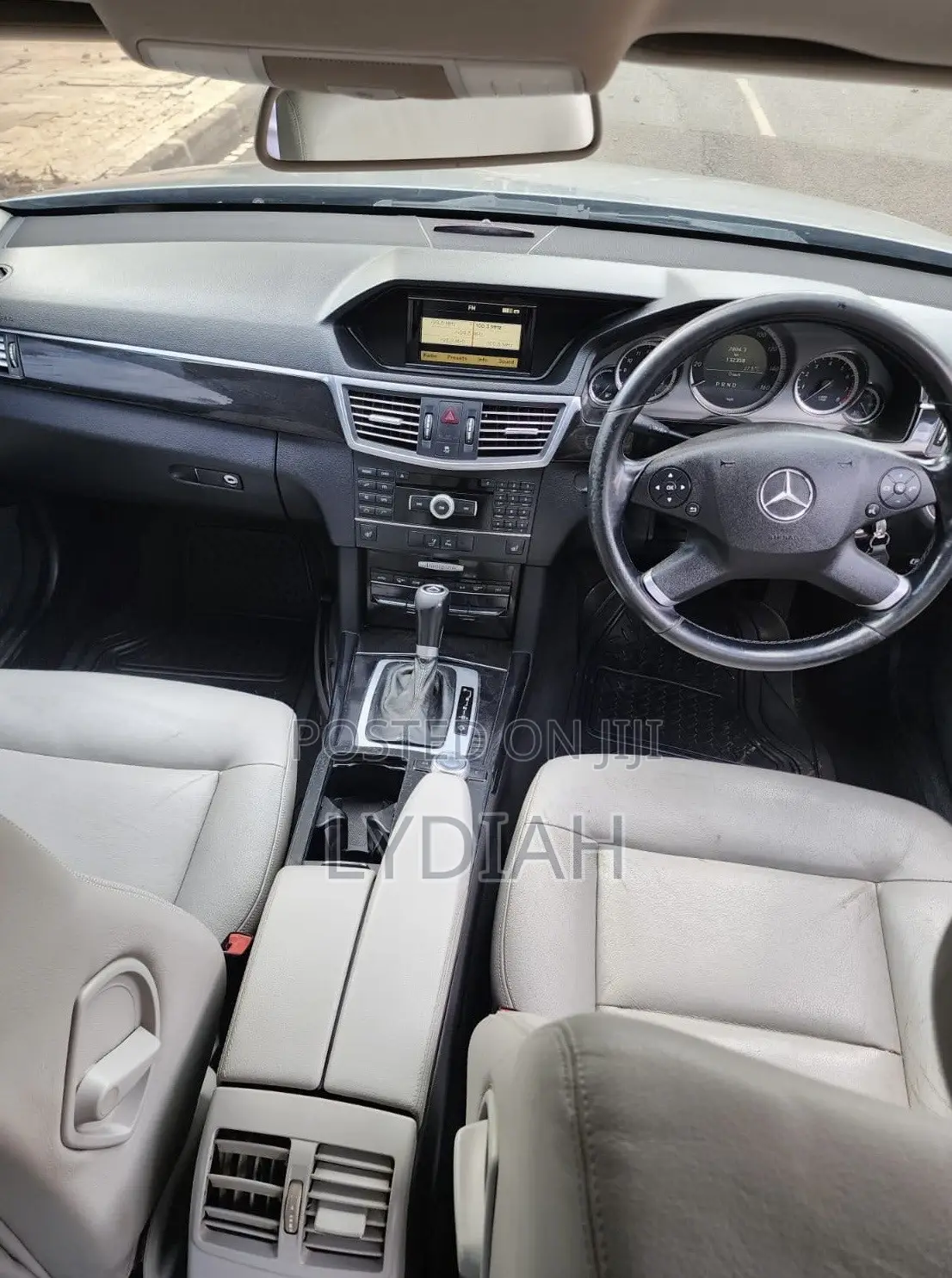 Mercedes-Benz E200 2009 Silver