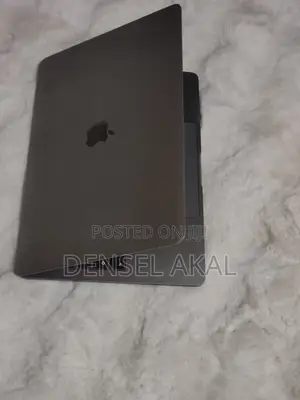 Laptop Apple MacBook Pro 2017 16GB Intel Core i7 SSD 256GB