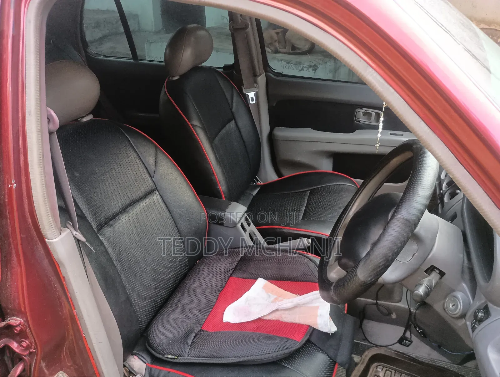 Nissan March 2001 Red