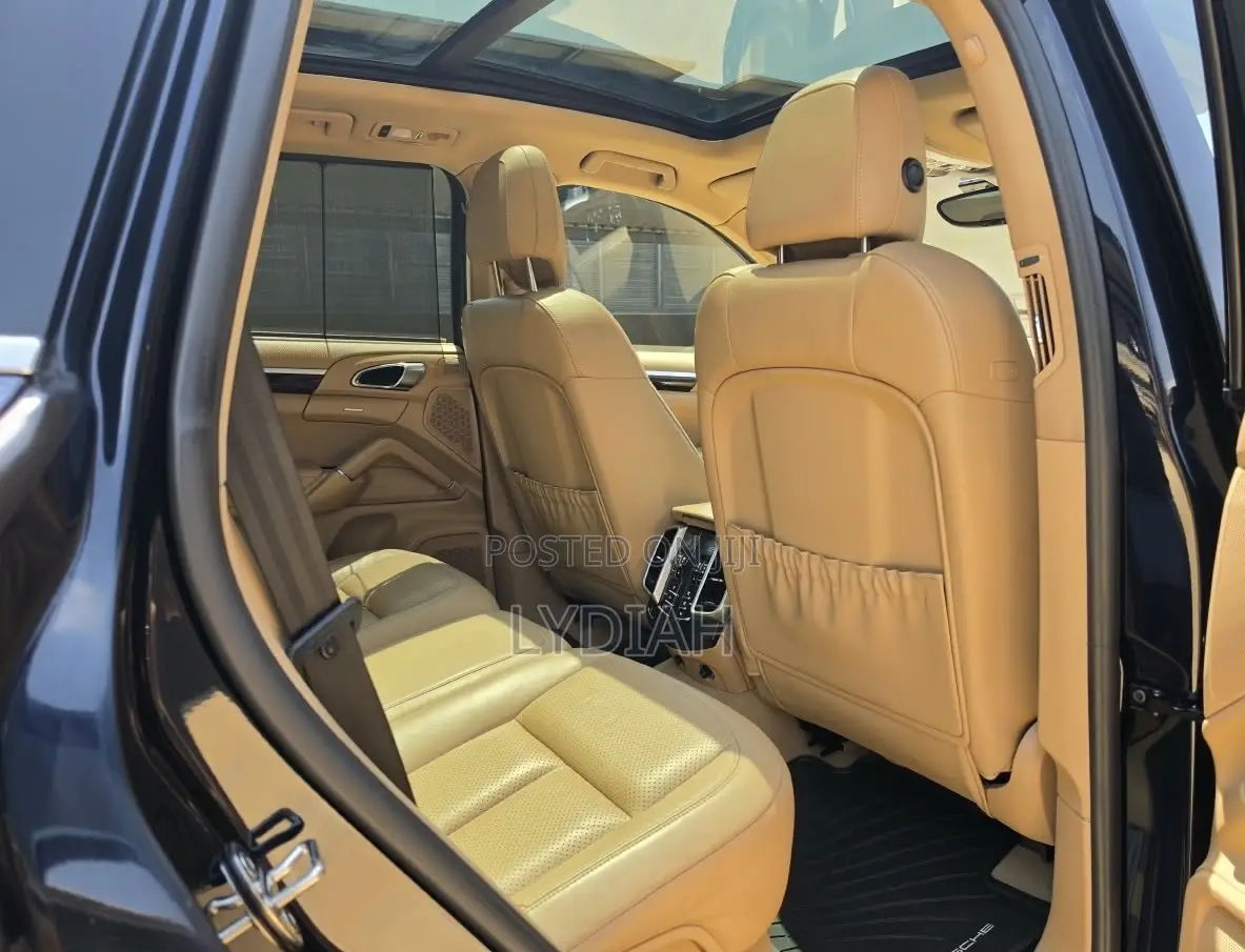 Porsche Cayenne 2015 Black