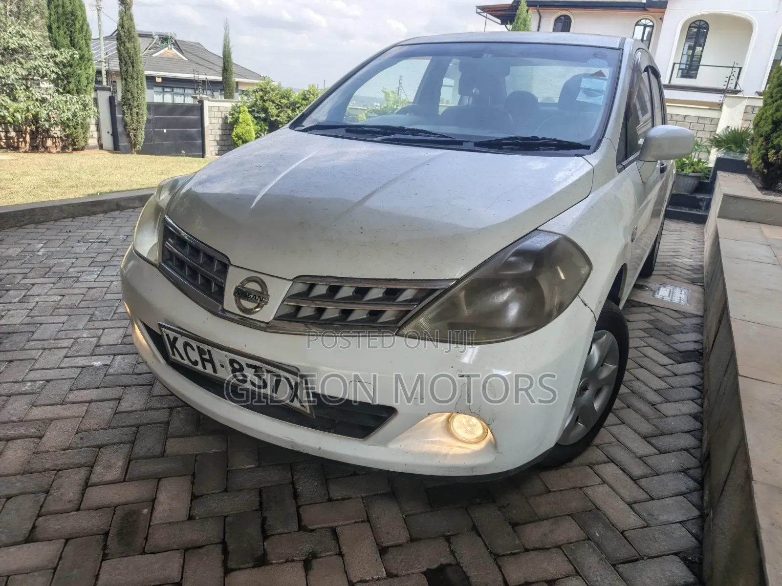 Nissan Tiida 2010 White