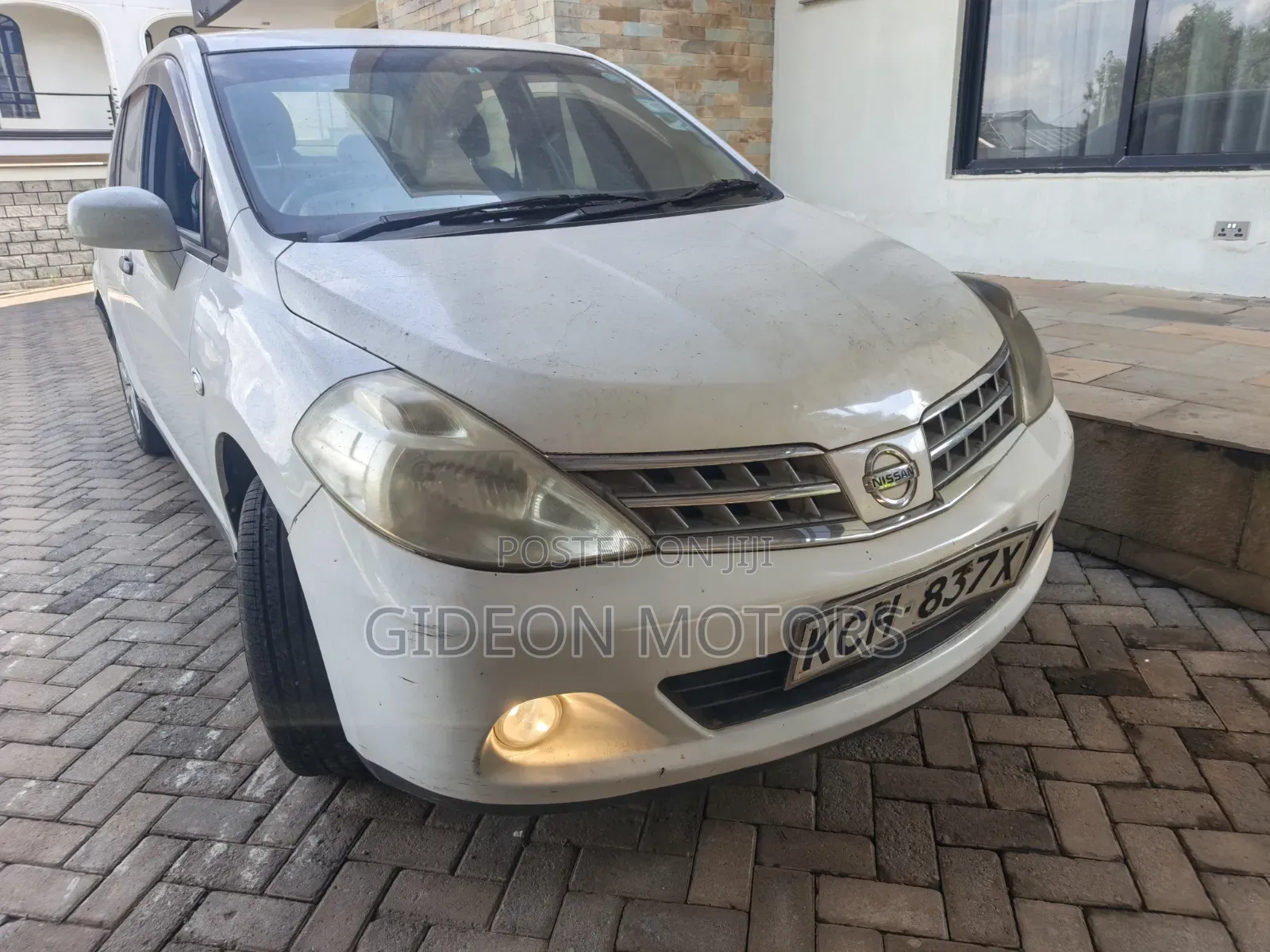 Nissan Tiida 2010 White