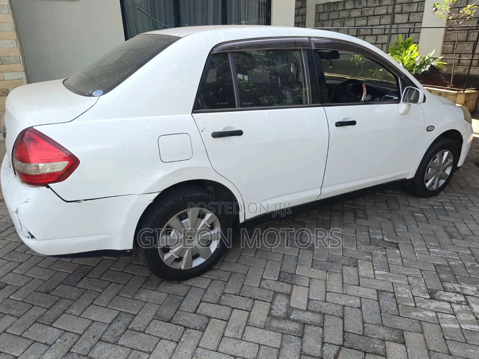 Nissan Tiida 2010 White