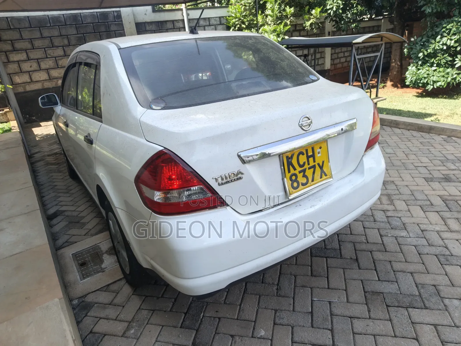 Nissan Tiida 2010 White