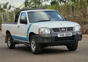 Nissan Hardbody 2011 White