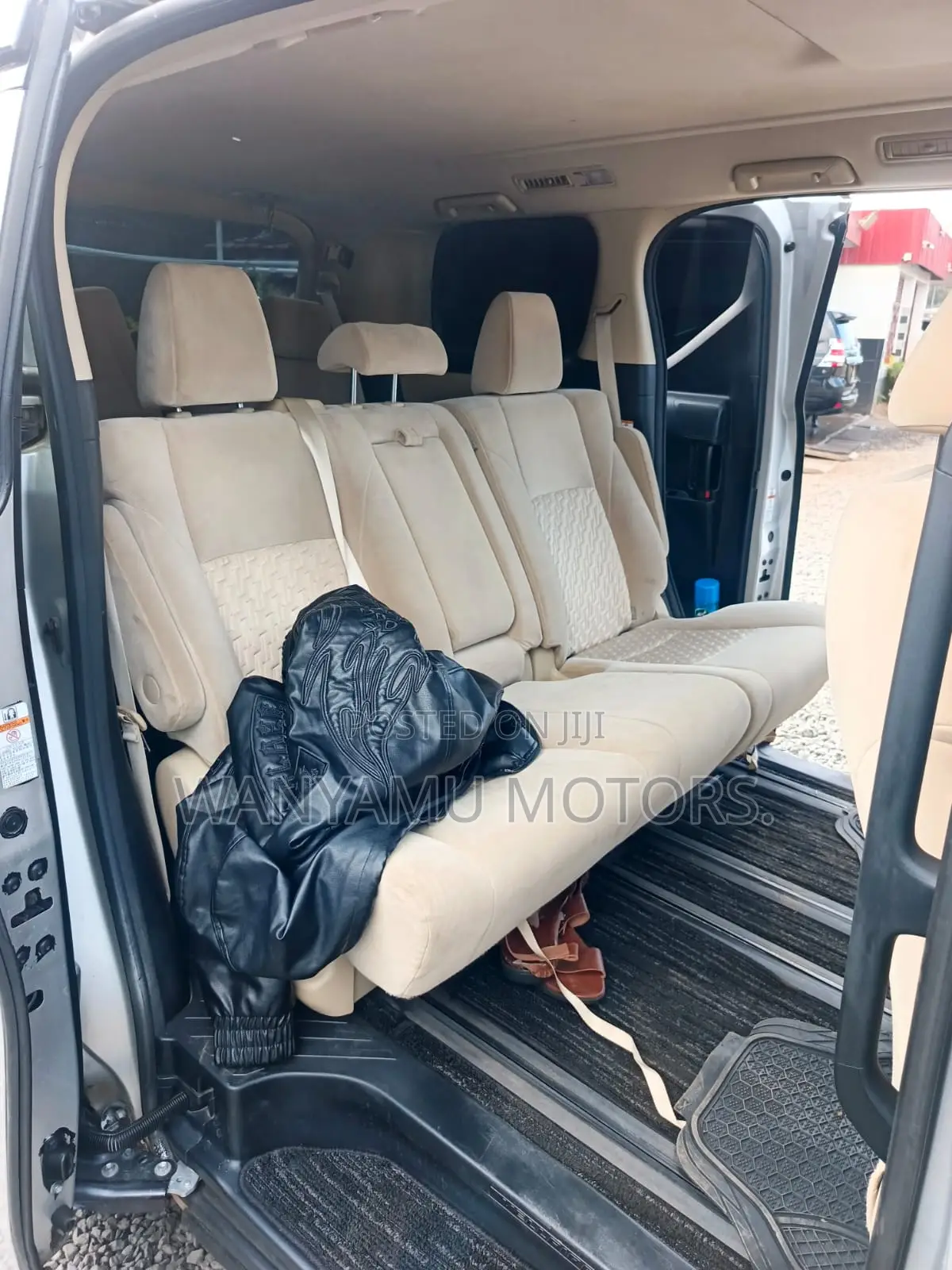 Toyota Vellfire 2018 Silver