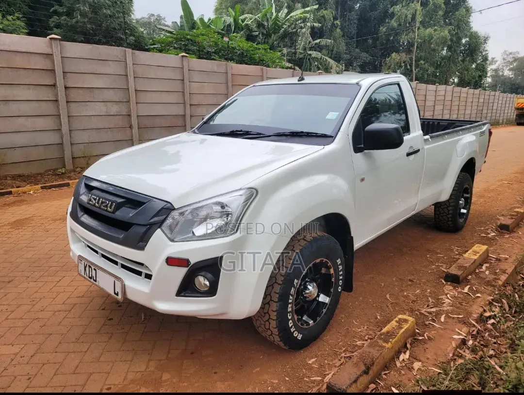 Isuzu D-MAX 2022 White