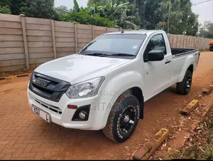 Isuzu D-MAX 2022 White