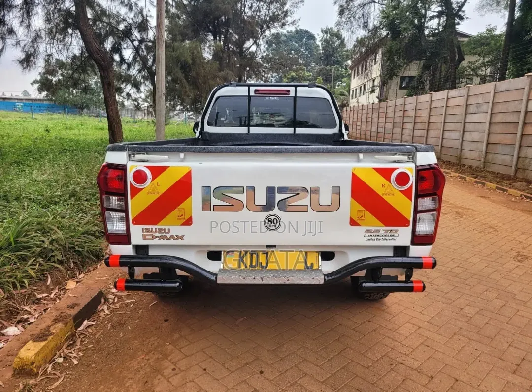 Isuzu D-MAX 2022 White