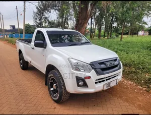 Isuzu D-MAX 2022 White