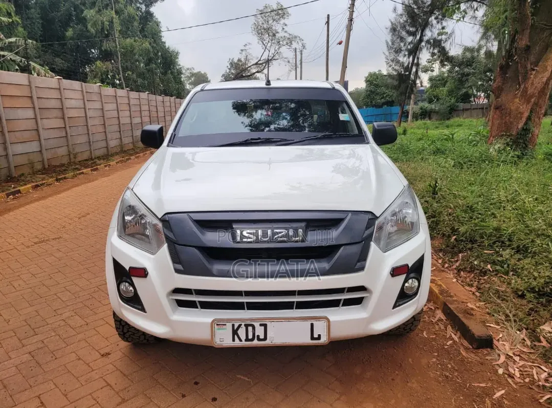 Isuzu D-MAX 2022 White