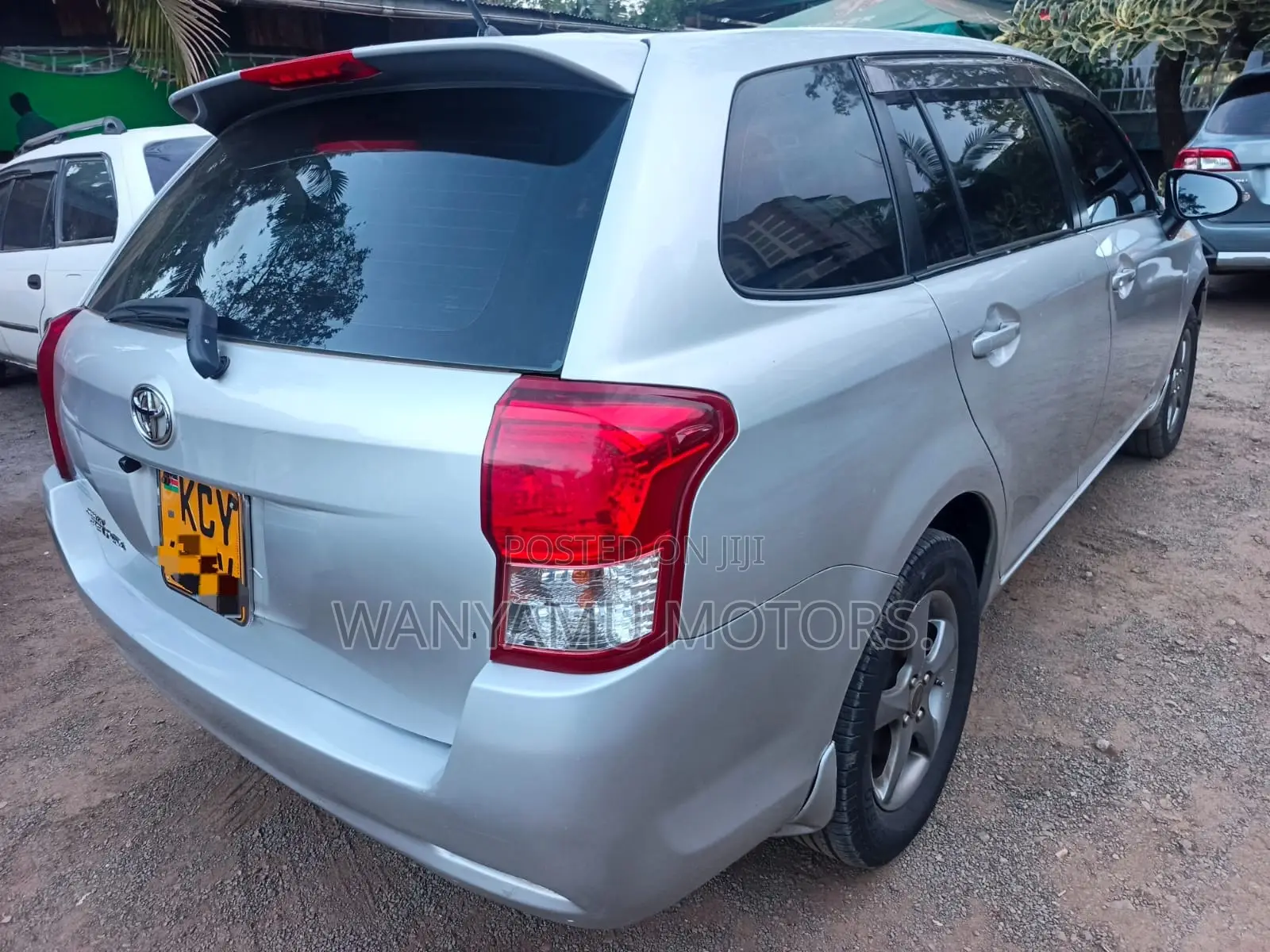 Toyota Corolla Fielder 2013