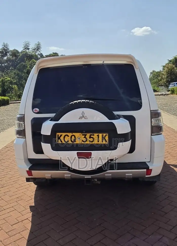 Mitsubishi Shogun 3.2 Di-Dc GLS 2010 White