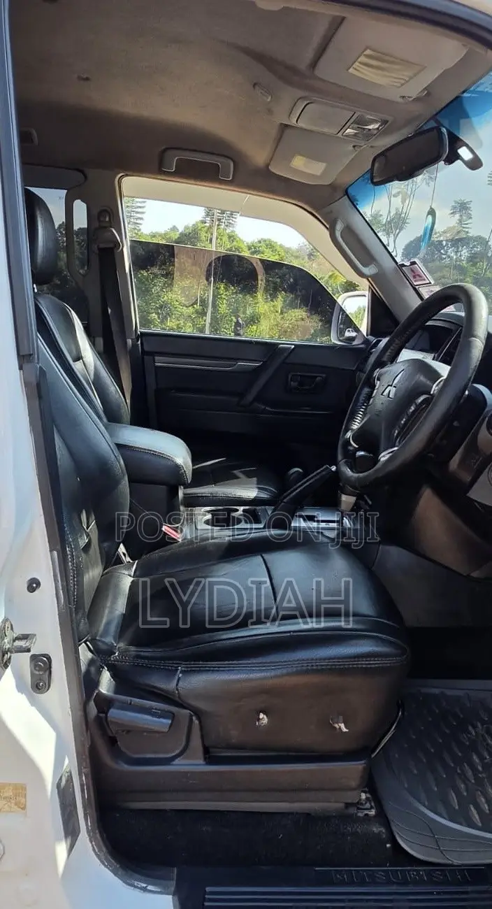 Mitsubishi Shogun 3.2 Di-Dc GLS 2010 White