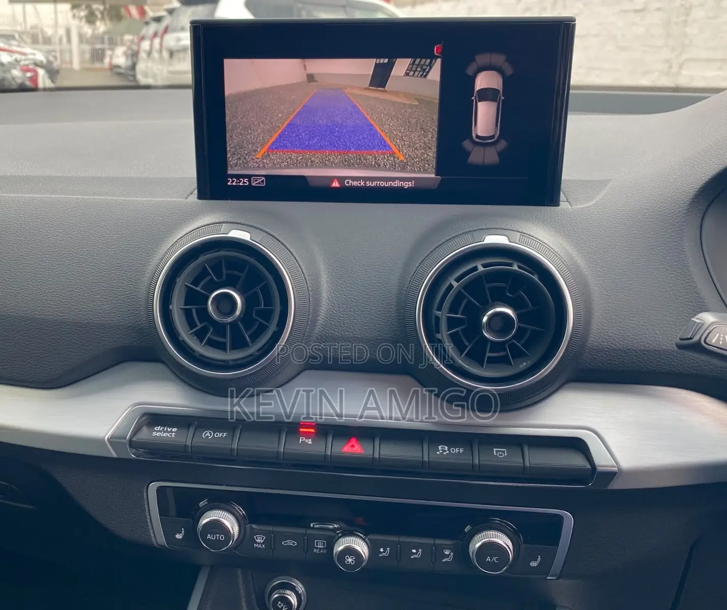 Audi Q2 2019 Silver