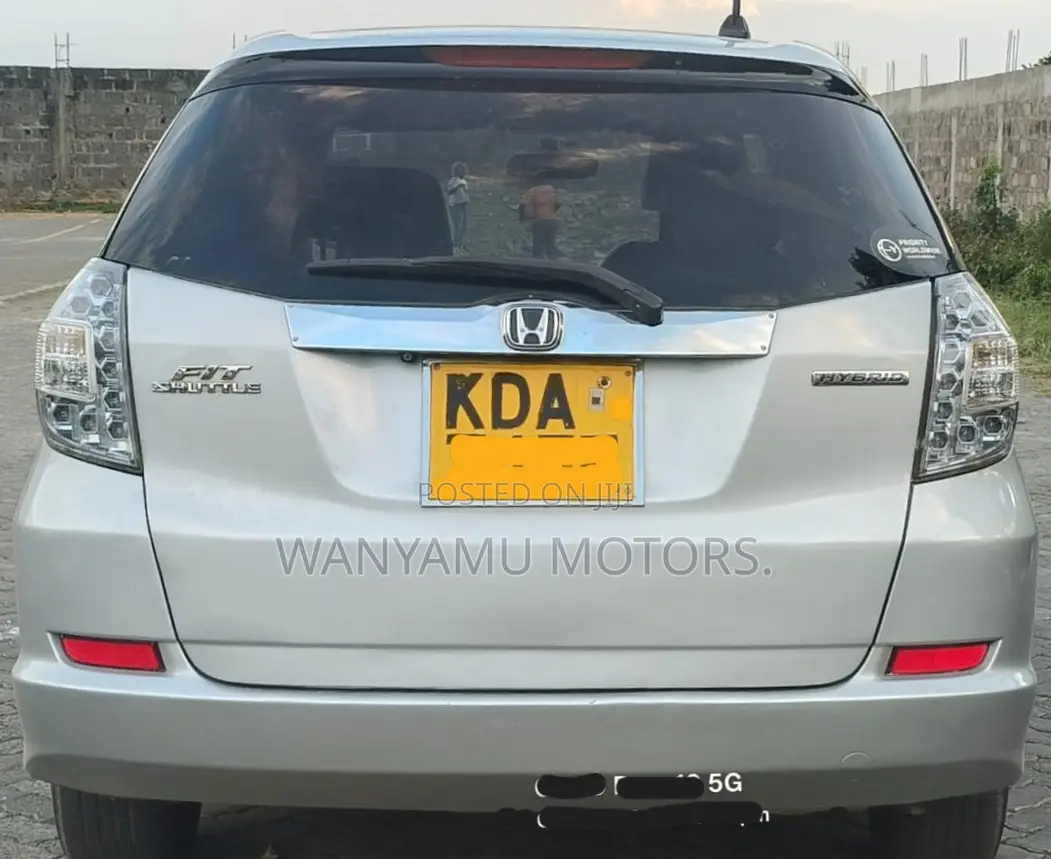 Honda Fit Shuttle 2014 Silver