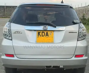 Honda Fit Shuttle 2014 Silver