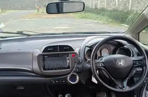 Honda Fit Shuttle 2014 Silver