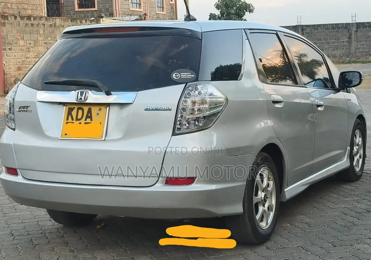 Honda Fit Shuttle 2014 Silver