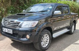 Toyota Hilux 2013 Black
