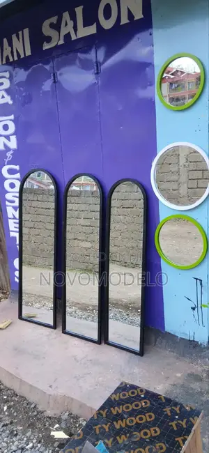 Mirror Curved